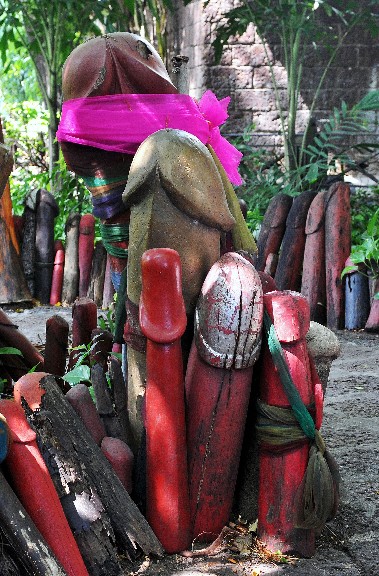 pulirn2 altar cu continut explicit